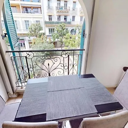 113vpc - Superbe Spacieux3p Face Et Parking Prive Menton